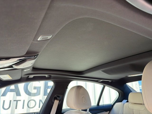 Used 2022 BMW 540i xDrive 540i xDrive w/ Convenience Package image 22