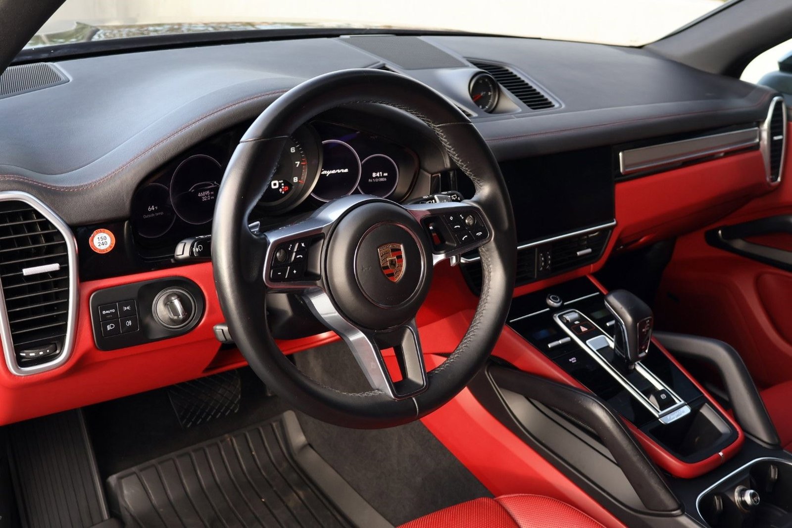 Certified 2023 Porsche Cayenne Platinum Edition image 4