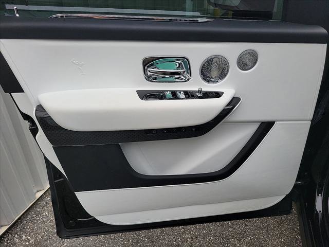 Certified 2023 Rolls-Royce Cullinan Black Badge w/ Dark Exterior Package image 15