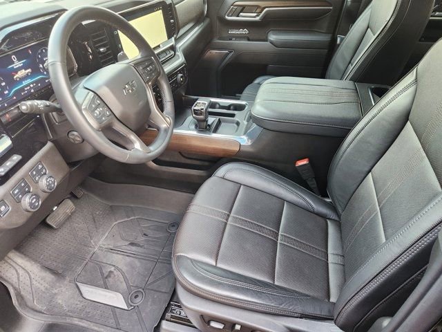 Used 2025 Chevrolet Silverado 1500 High Country w/ High Country Premium Package image 4