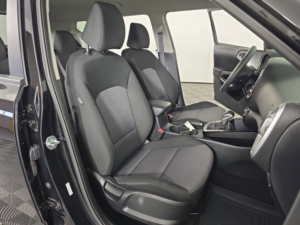 Used 2022 Kia Soul LX image 19