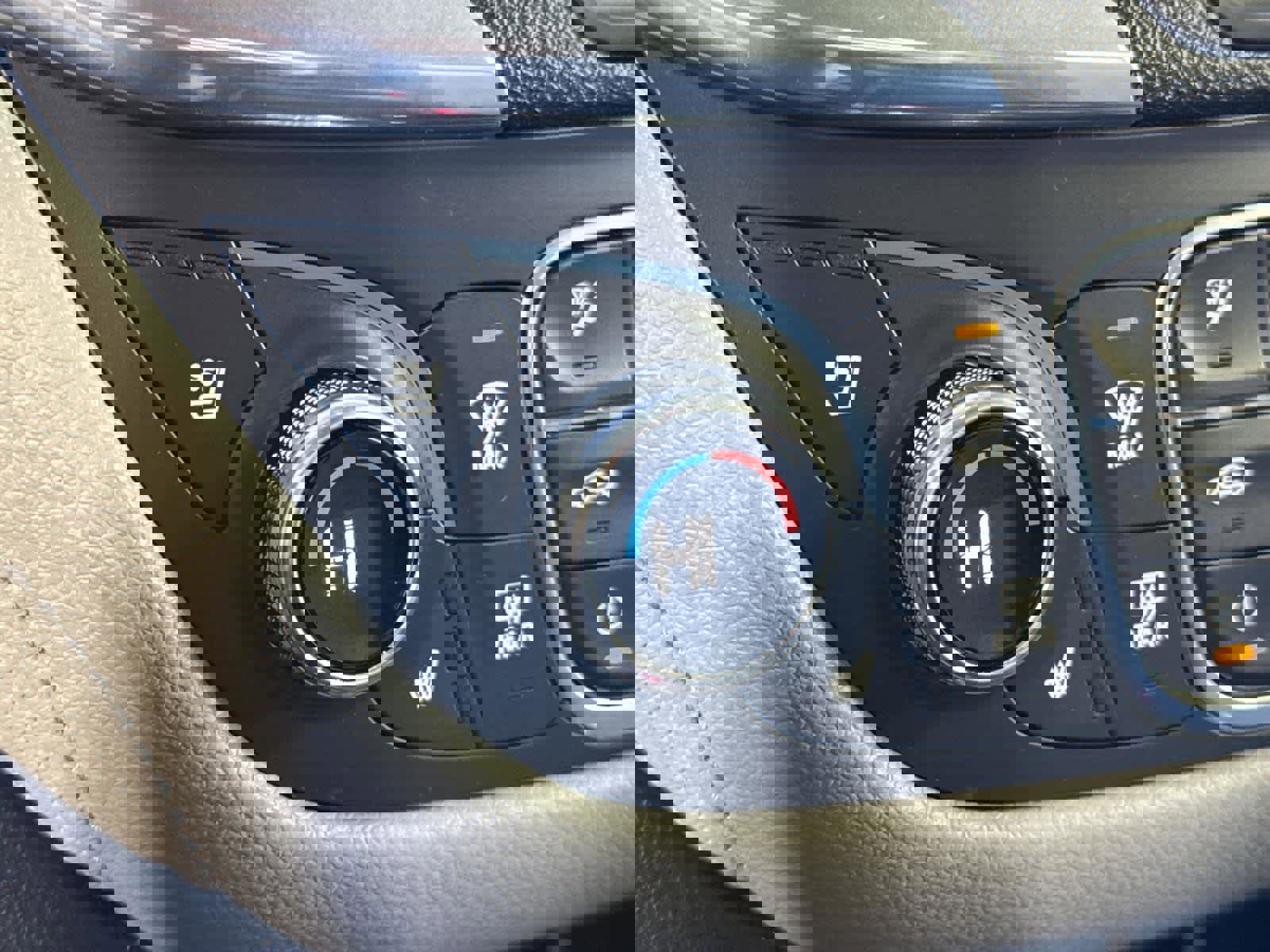 Used 2019 Chevrolet Equinox Premier image 23