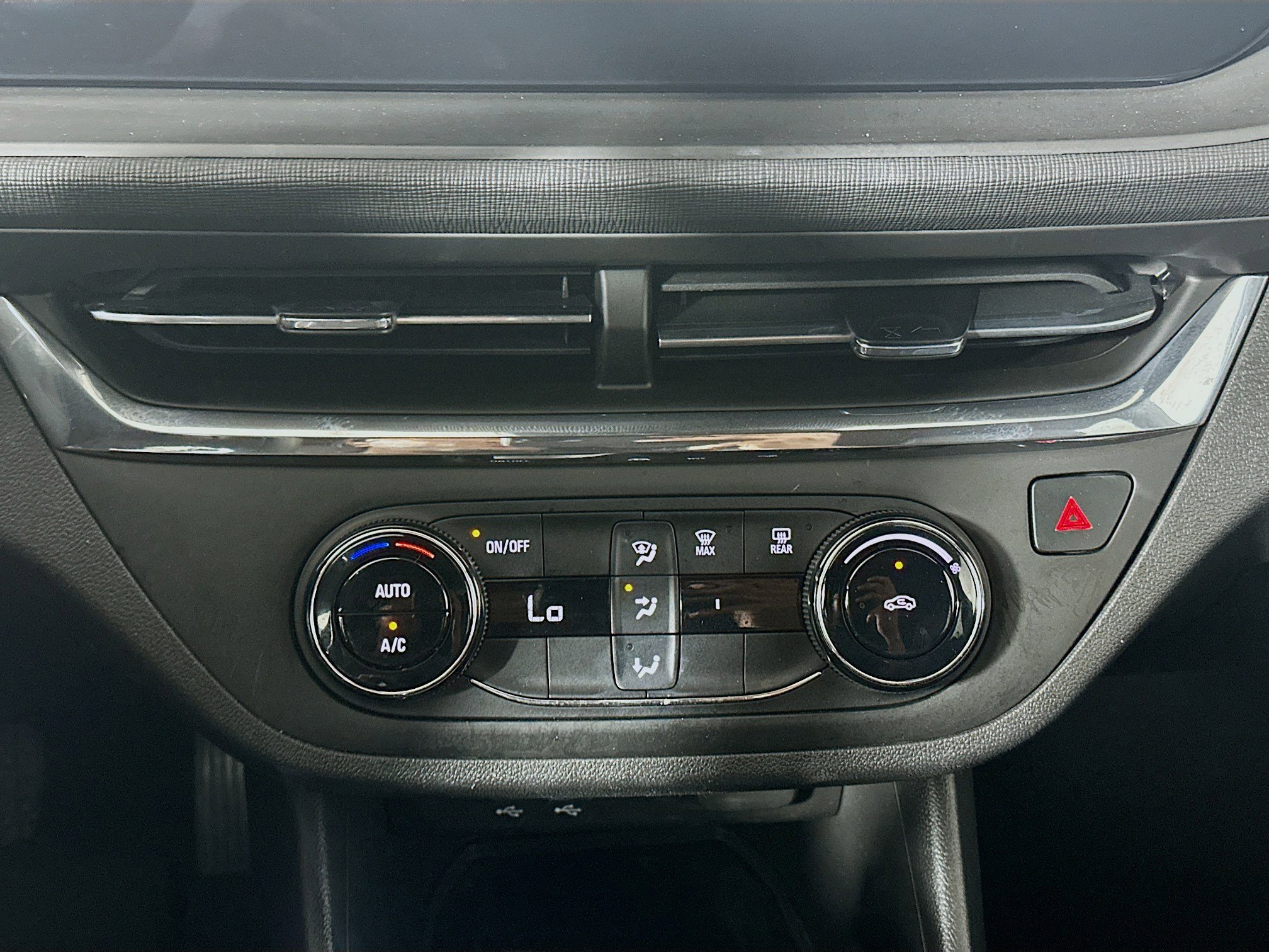 Used 2025 Buick Envista Preferred FWD image 23