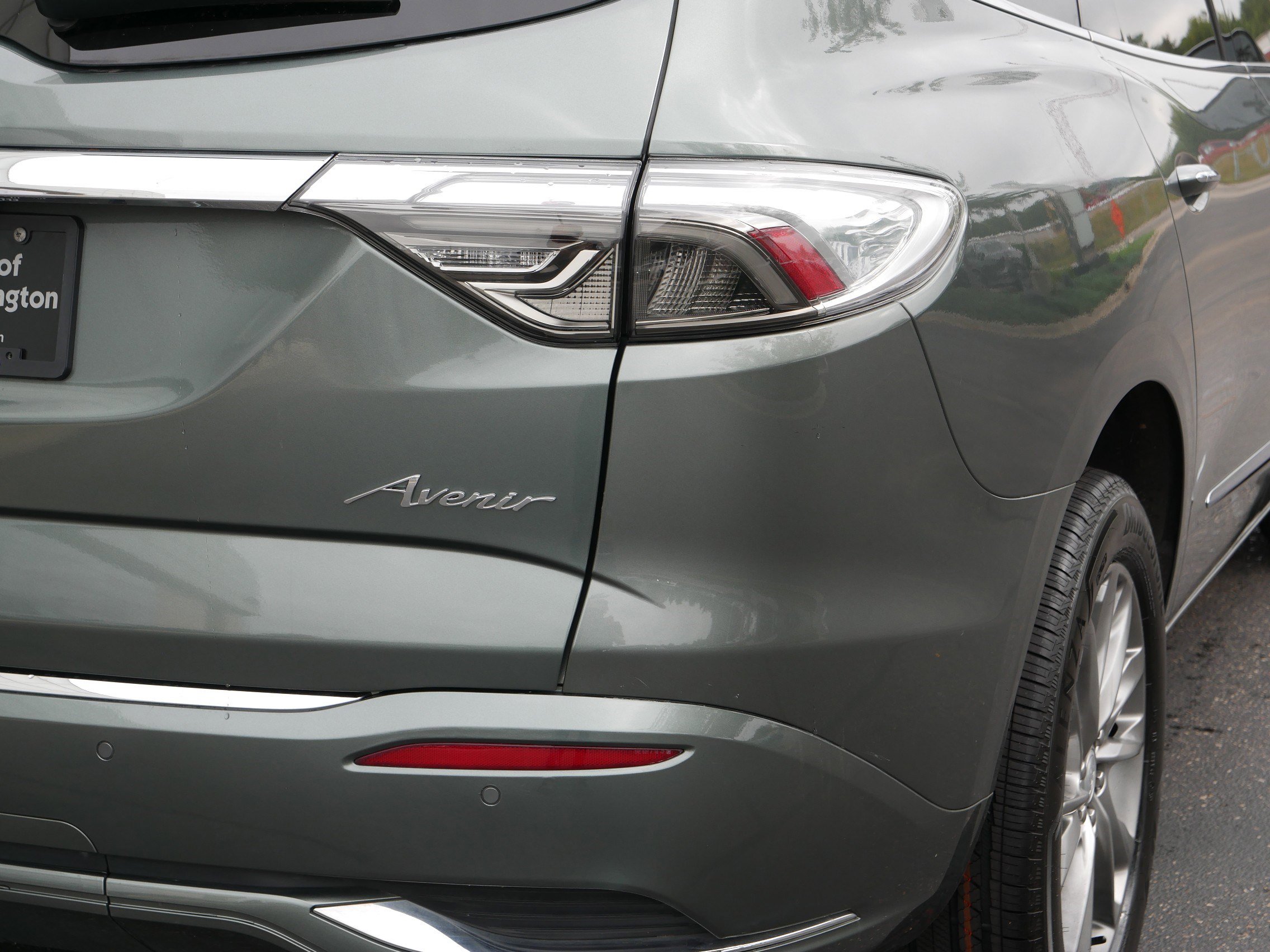 Used 2022 Buick Enclave Avenir w/ Avenir Technology Package image 17