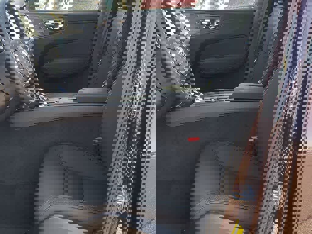 New 2026 Volvo XC60 B5 Plus w/ Protection Package Premier image 15