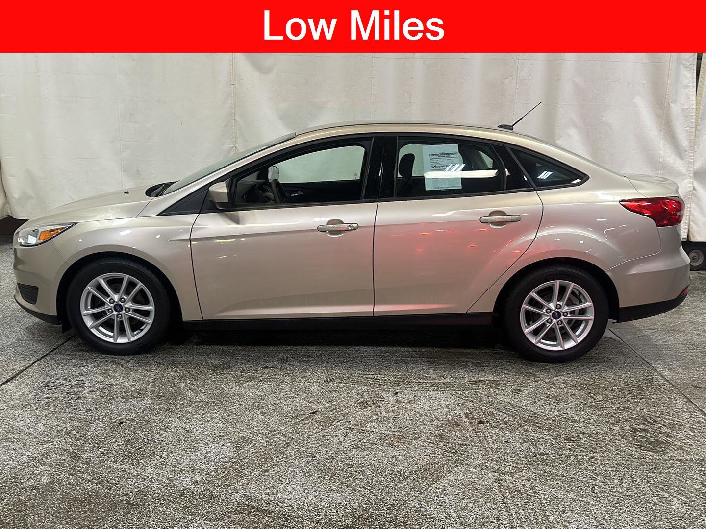 Used 2018 Ford Focus SE image 2