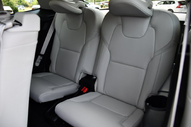 New 2026 Volvo XC90 T8 Ultra w/ Protection Package Premier AWD/4WD image 18