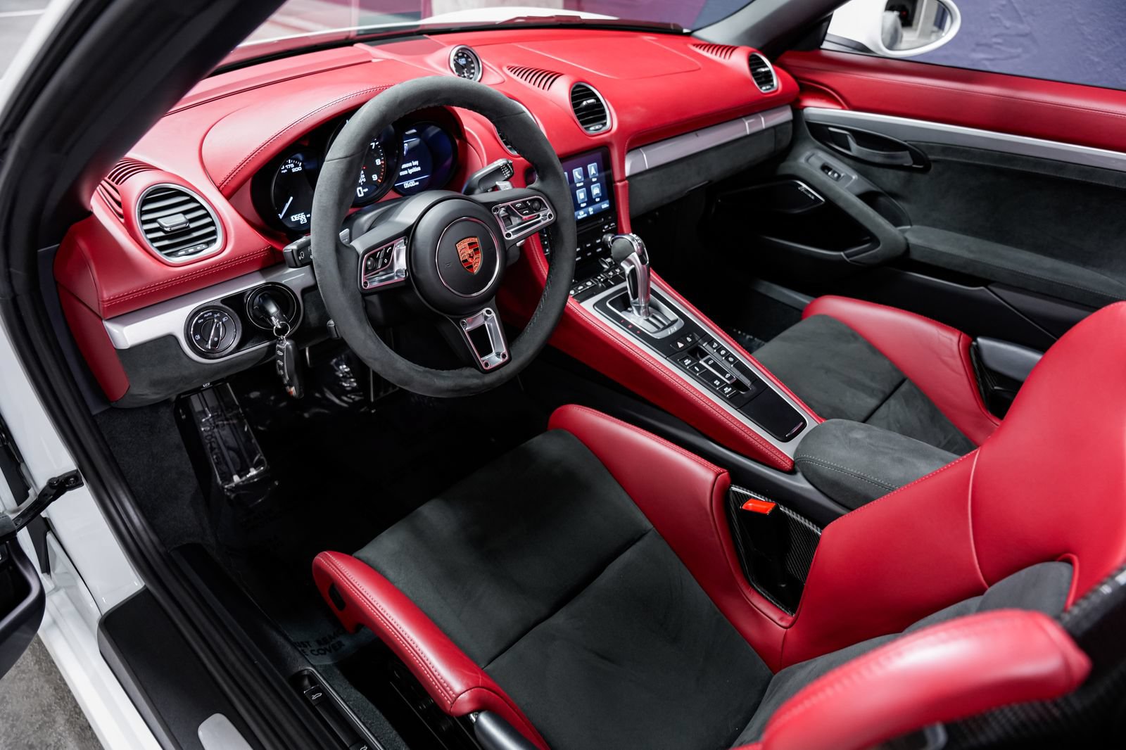 Used 2022 Porsche 718 Boxster Spyder RWD image 9
