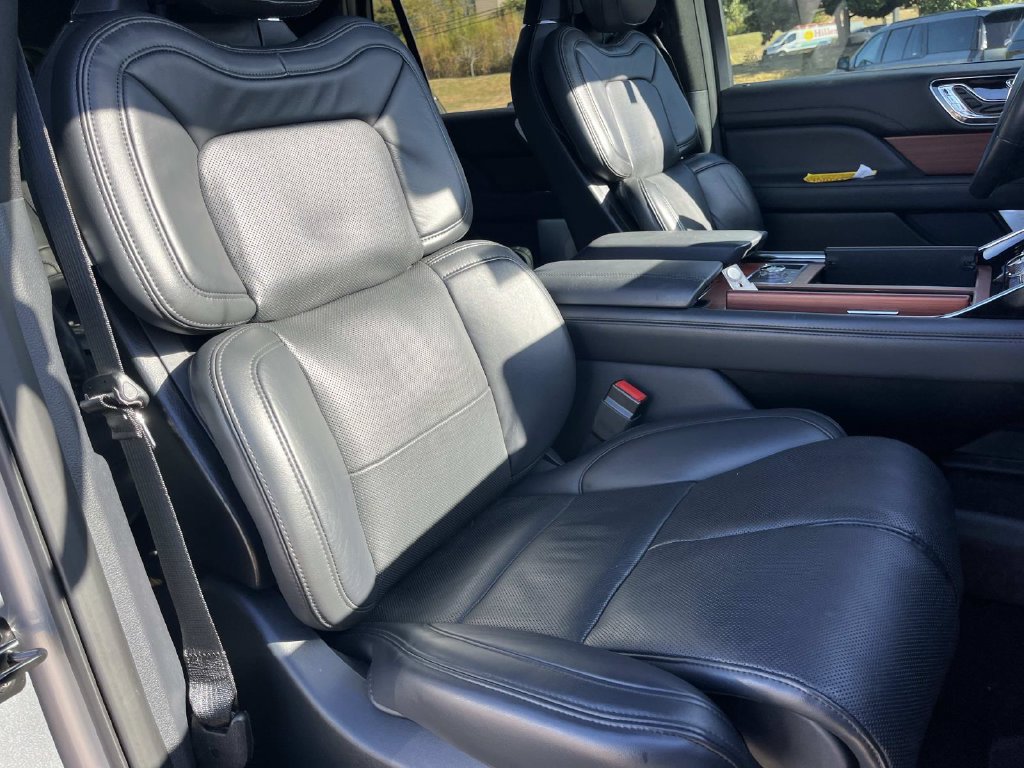 Used 2024 Lincoln Navigator Reserve AWD/4WD image 30