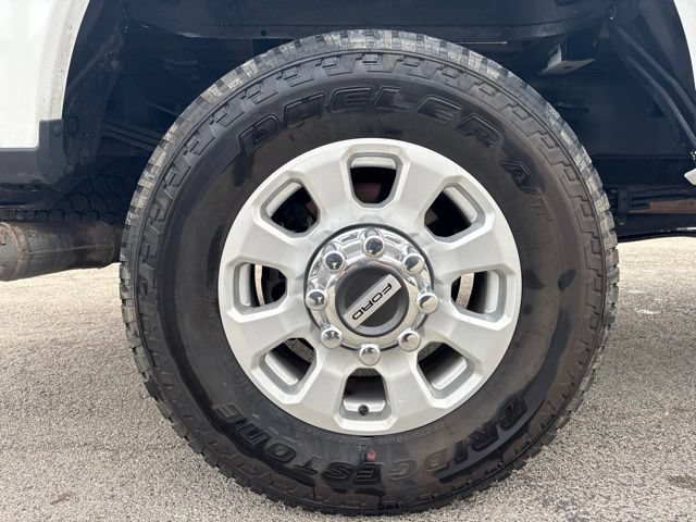 Used 2023 Ford F350 XLT w/ FX4 Off-Road Package AWD/4WD image 8