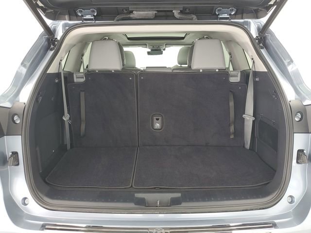 Used 2023 Toyota Highlander Platinum image 10