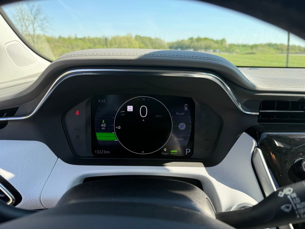 Used 2023 Chevrolet Bolt EUV Premier w/ Sun & Sound Package image 34