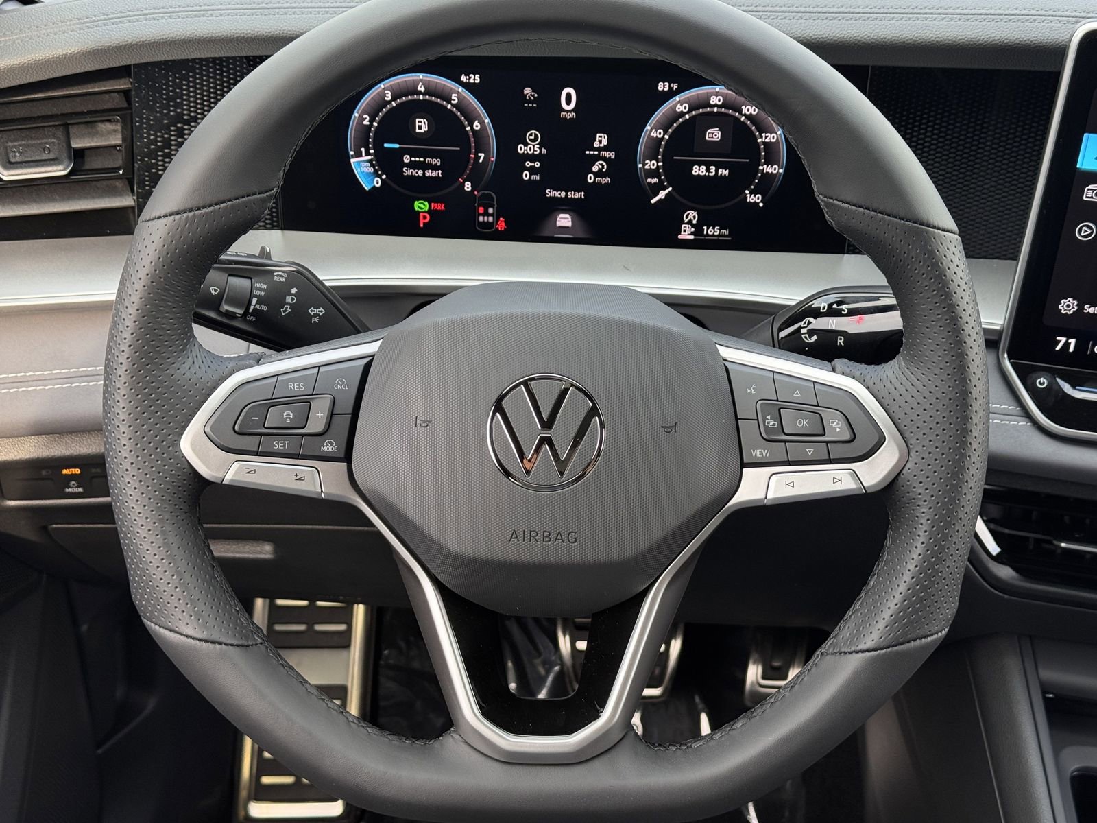 New 2026 Volkswagen Tiguan SE R-Line image 14