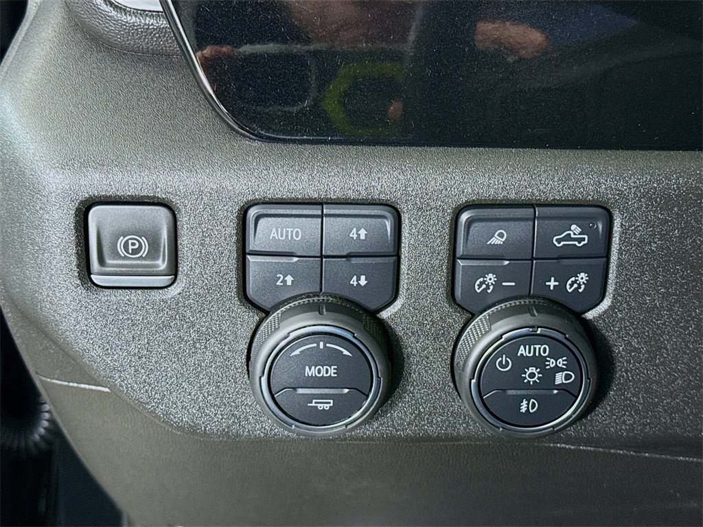 Used 2024 Chevrolet Silverado 2500 LTZ w/ LTZ Convenience Package image 20