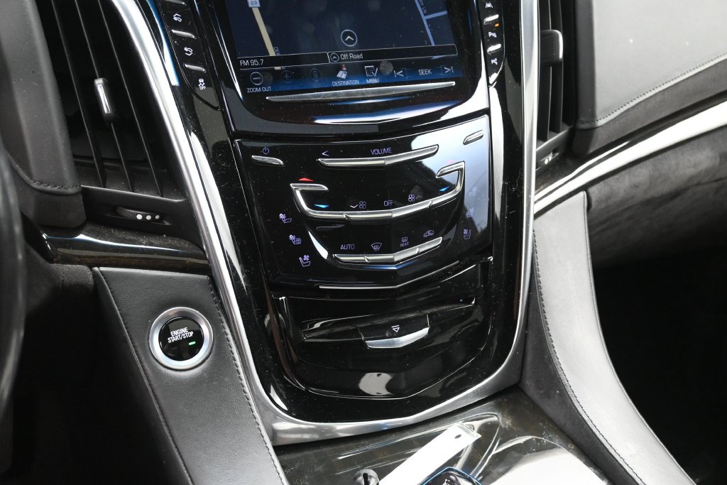 Used 2018 Cadillac Escalade Platinum AWD/4WD image 18