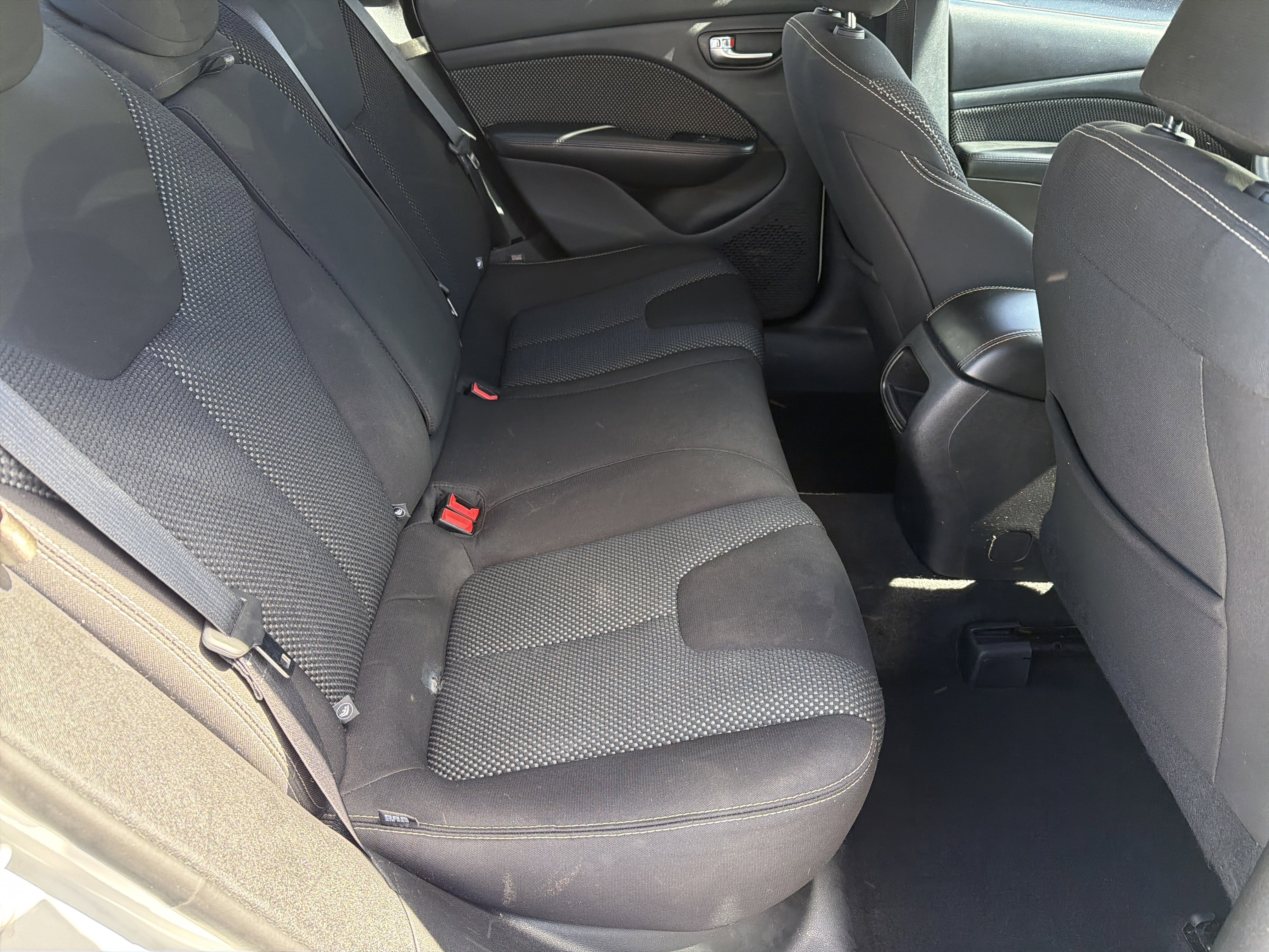 Used 2016 Dodge Dart SXT image 14