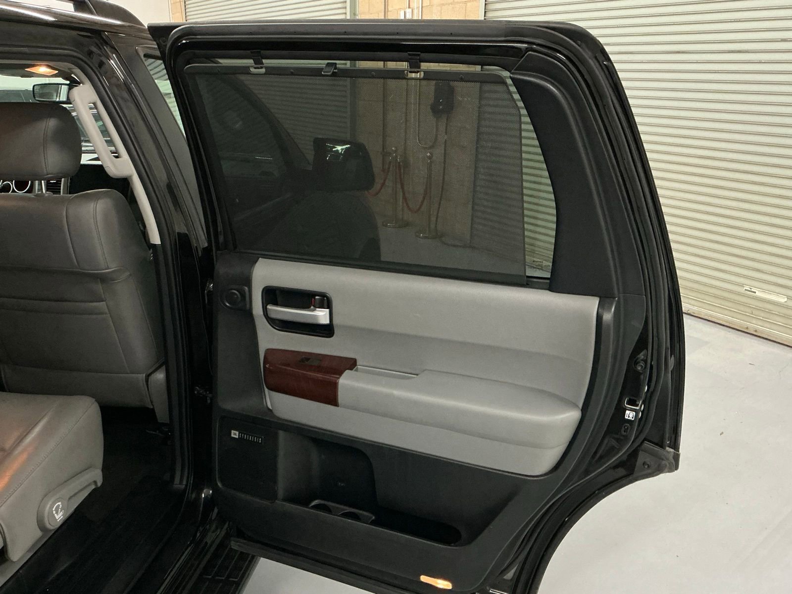 Used 2013 Toyota Sequoia Platinum w/ Preferred Accessory Pkg image 15