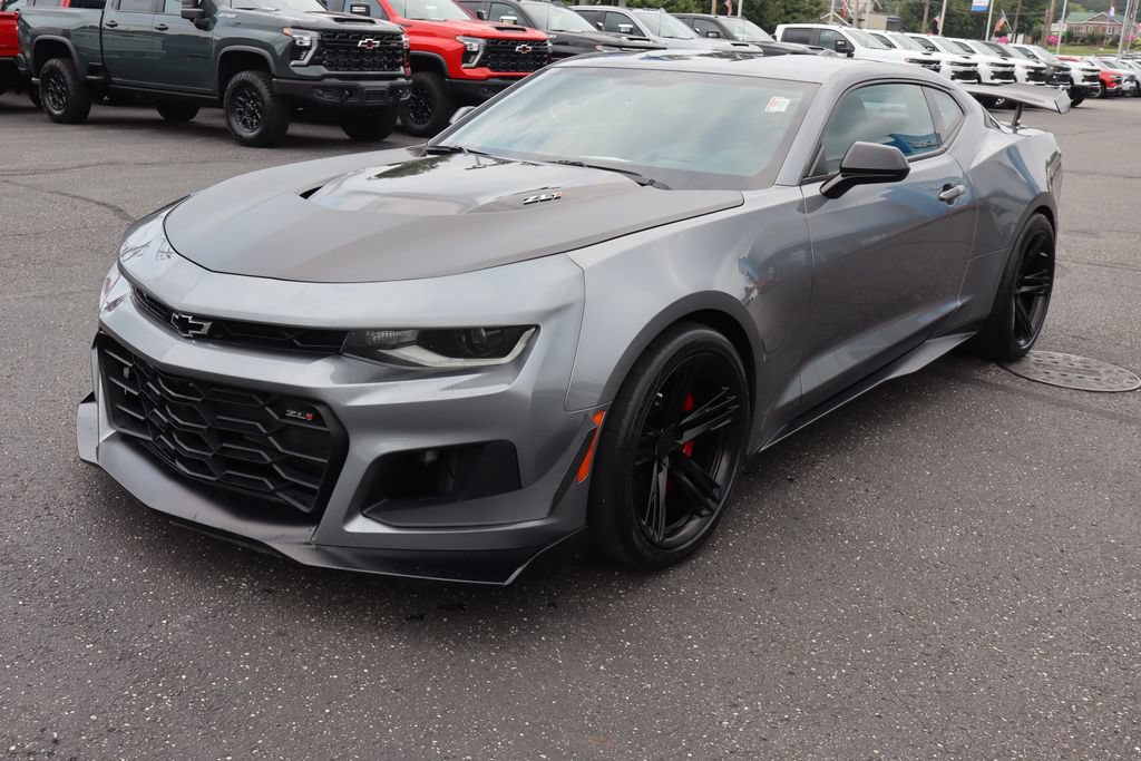 Used 2022 Chevrolet Camaro ZL1 RWD image 27