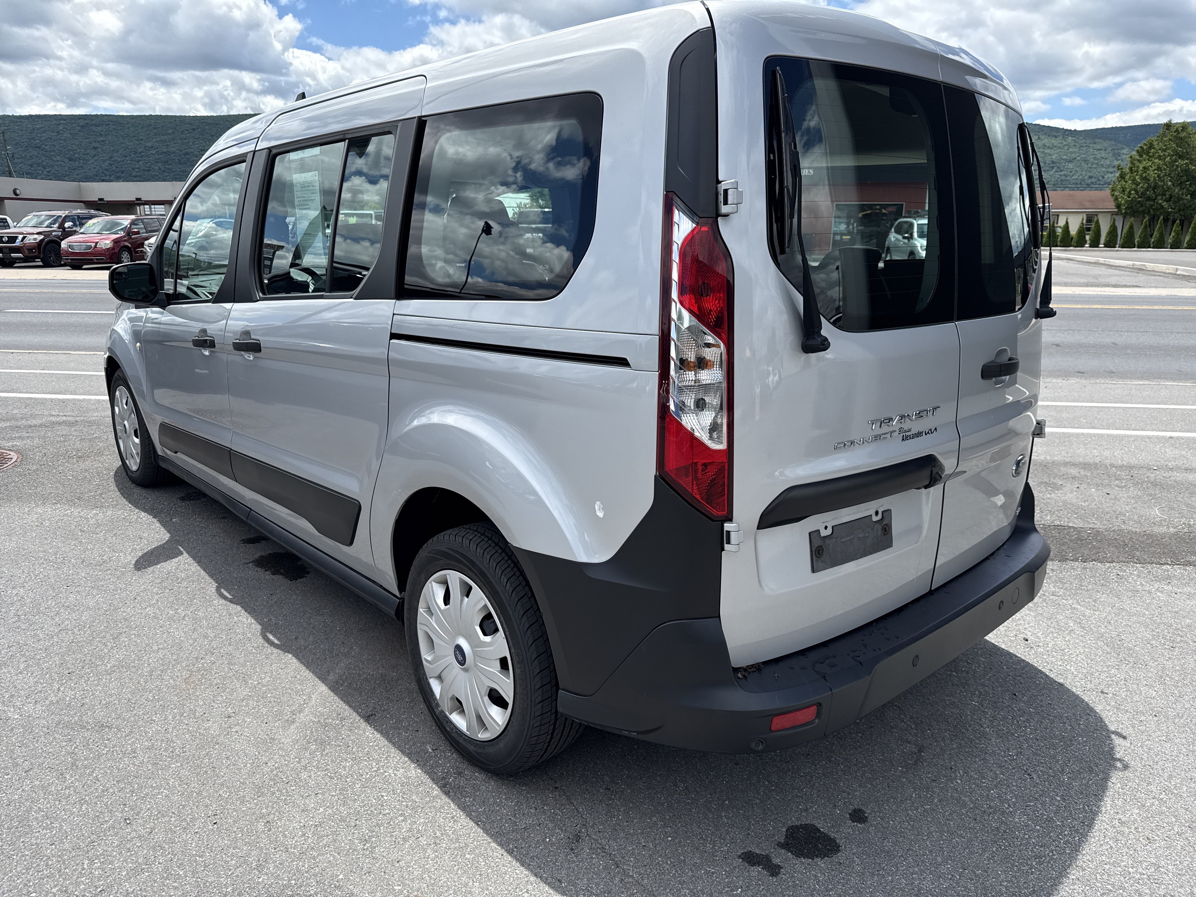 Used 2021 Ford Transit Connect XL FWD image 6