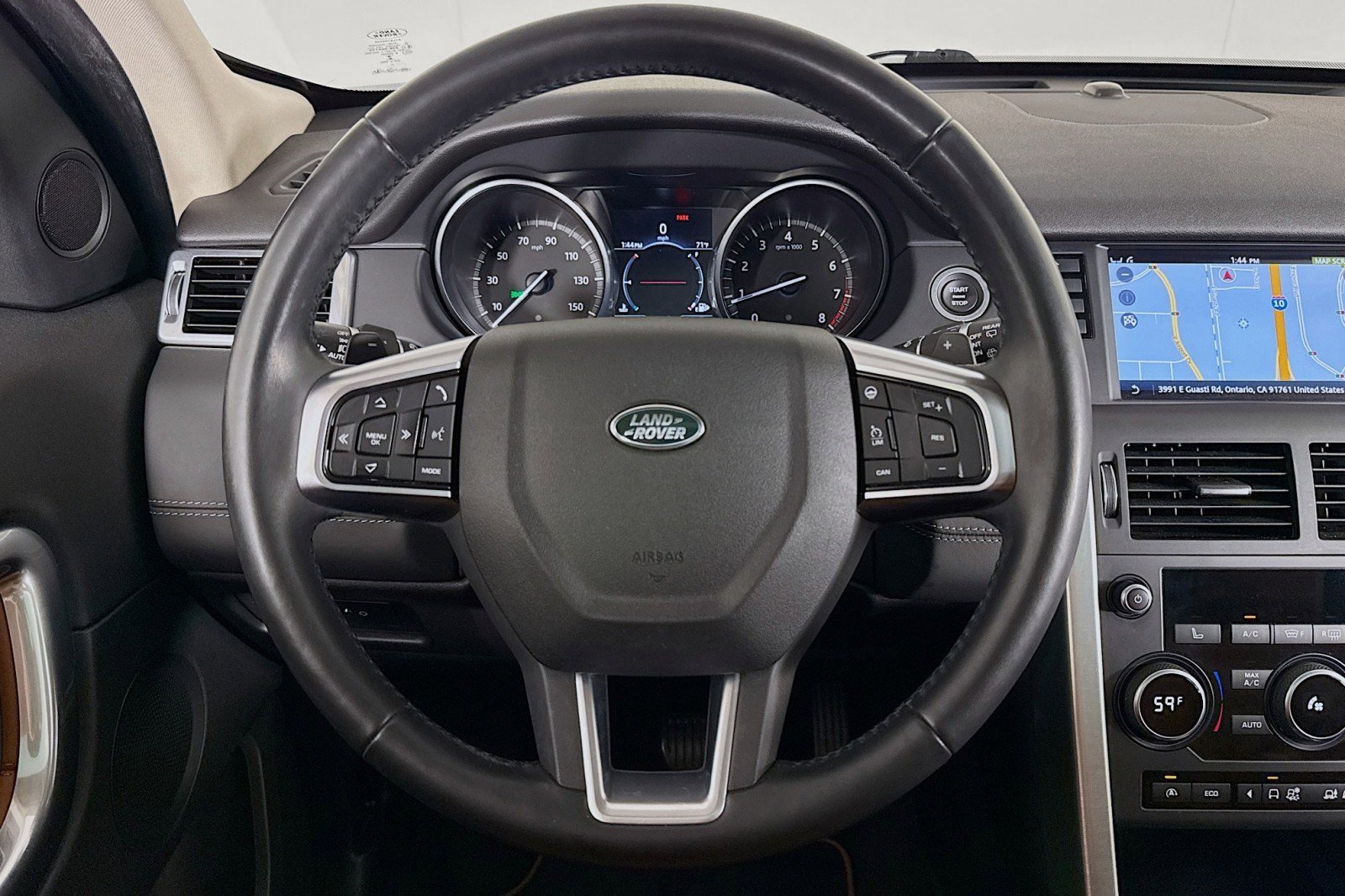 Used 2017 Land Rover Discovery Sport HSE Luxury image 18