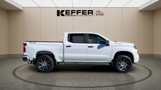 Used 2023 Chevrolet Silverado 1500 Custom image 6