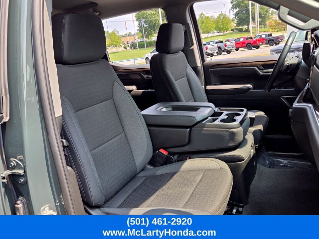 Used 2025 Chevrolet Silverado 1500 LT AWD/4WD image 16