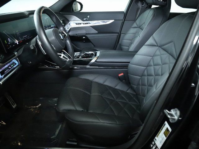 Used 2025 BMW 740i xDrive image 16