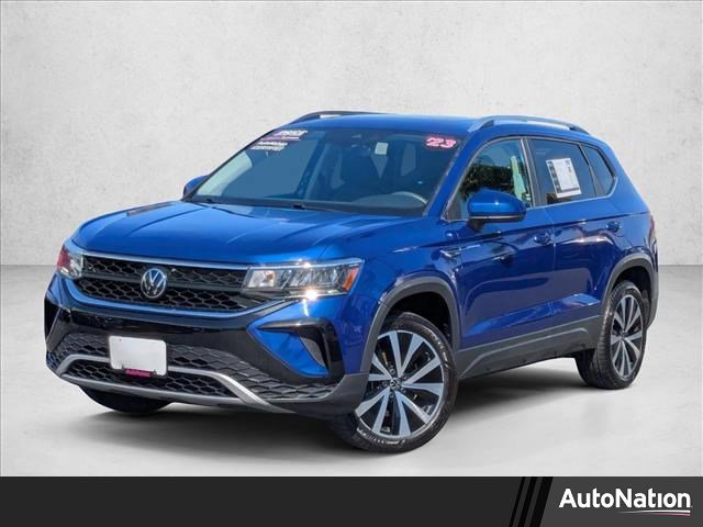 Used 2023 Volkswagen Taos SE w/ Panoramic Sunroof Package