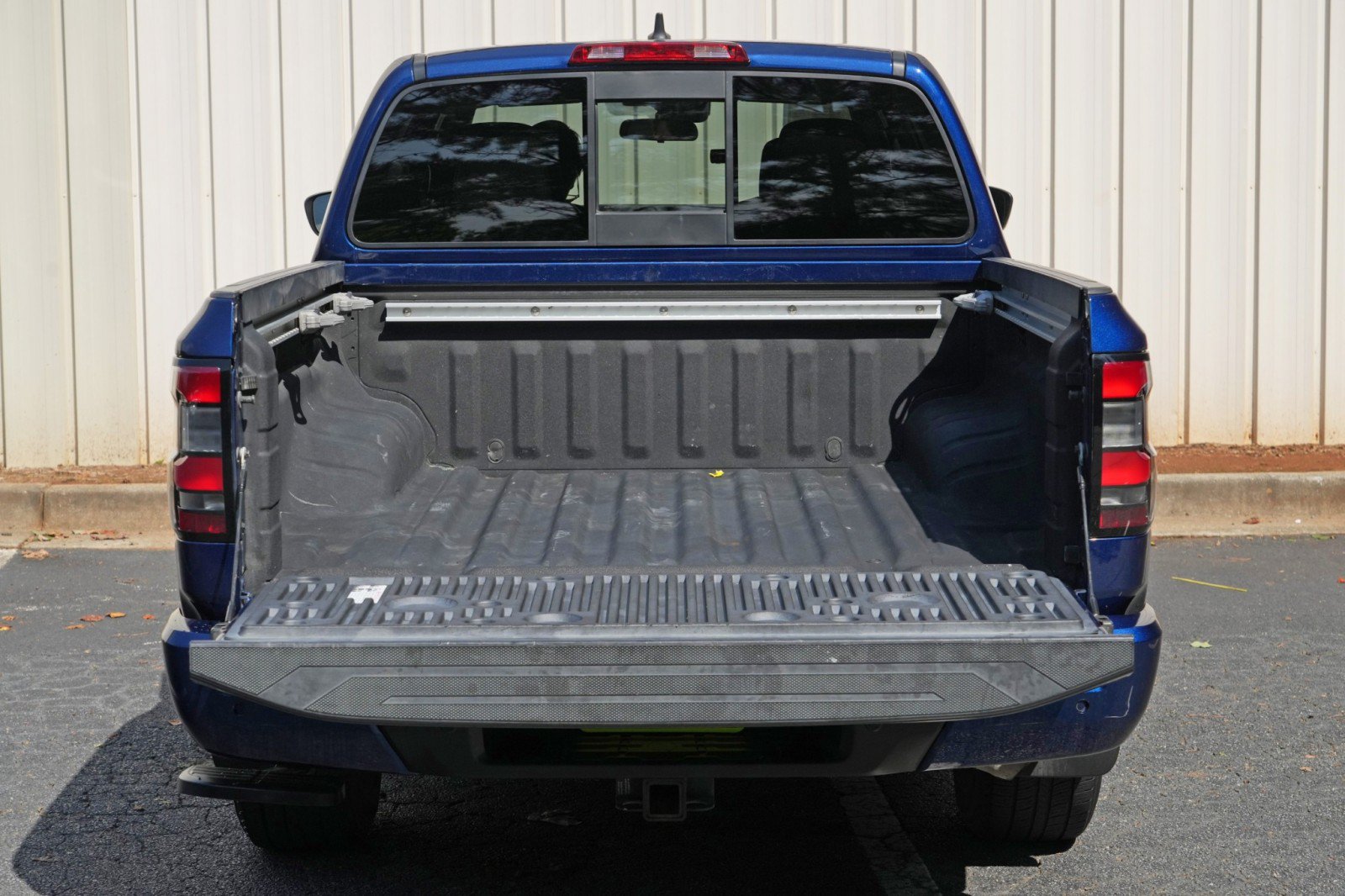 Used 2022 Nissan Frontier Pro-X RWD image 9