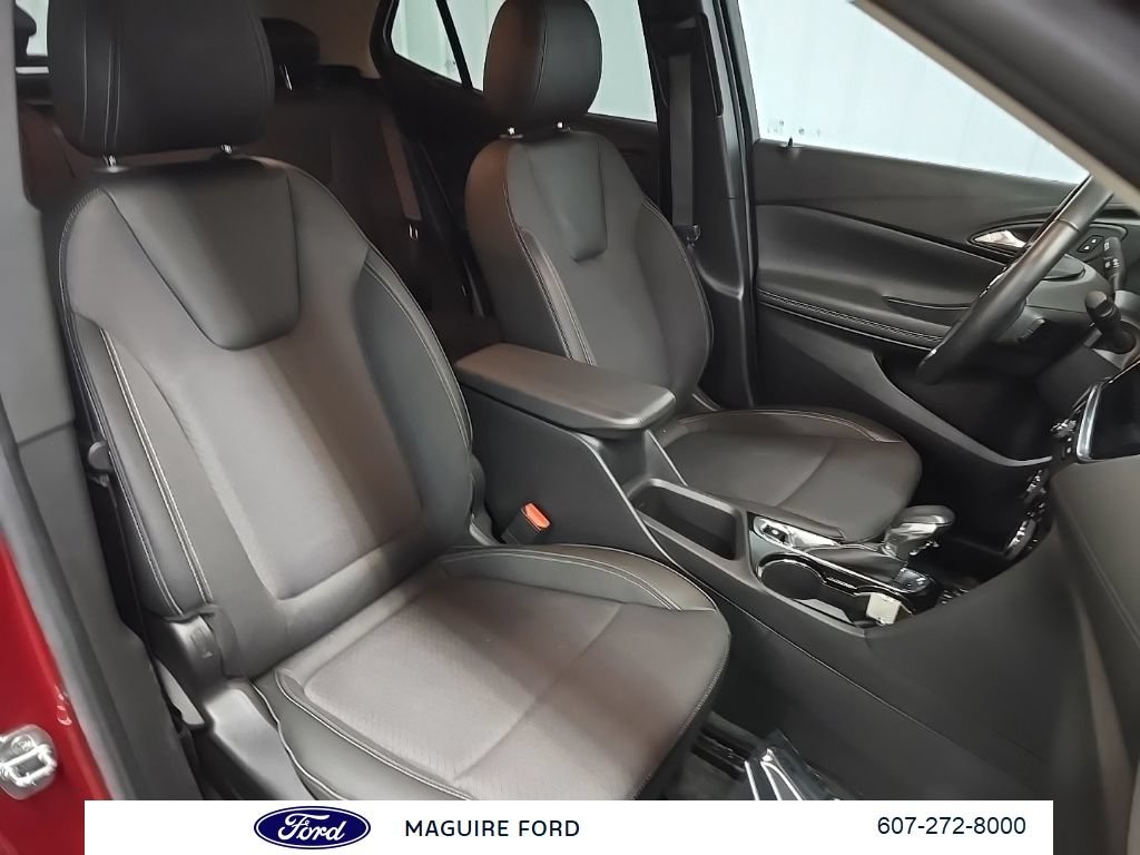 Used 2023 Buick Encore GX Preferred w/ Cold Weather Comfort Package AWD/4WD image 17