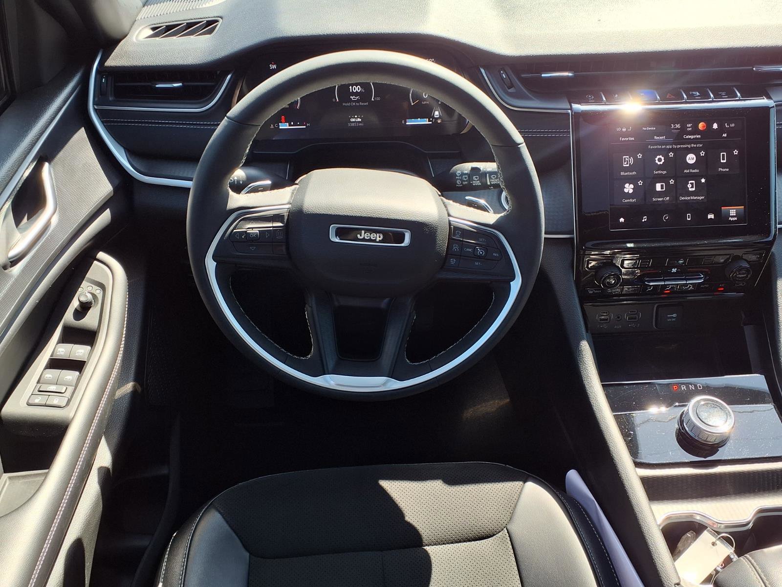 Used 2024 Jeep Grand Cherokee L Laredo AWD/4WD image 4