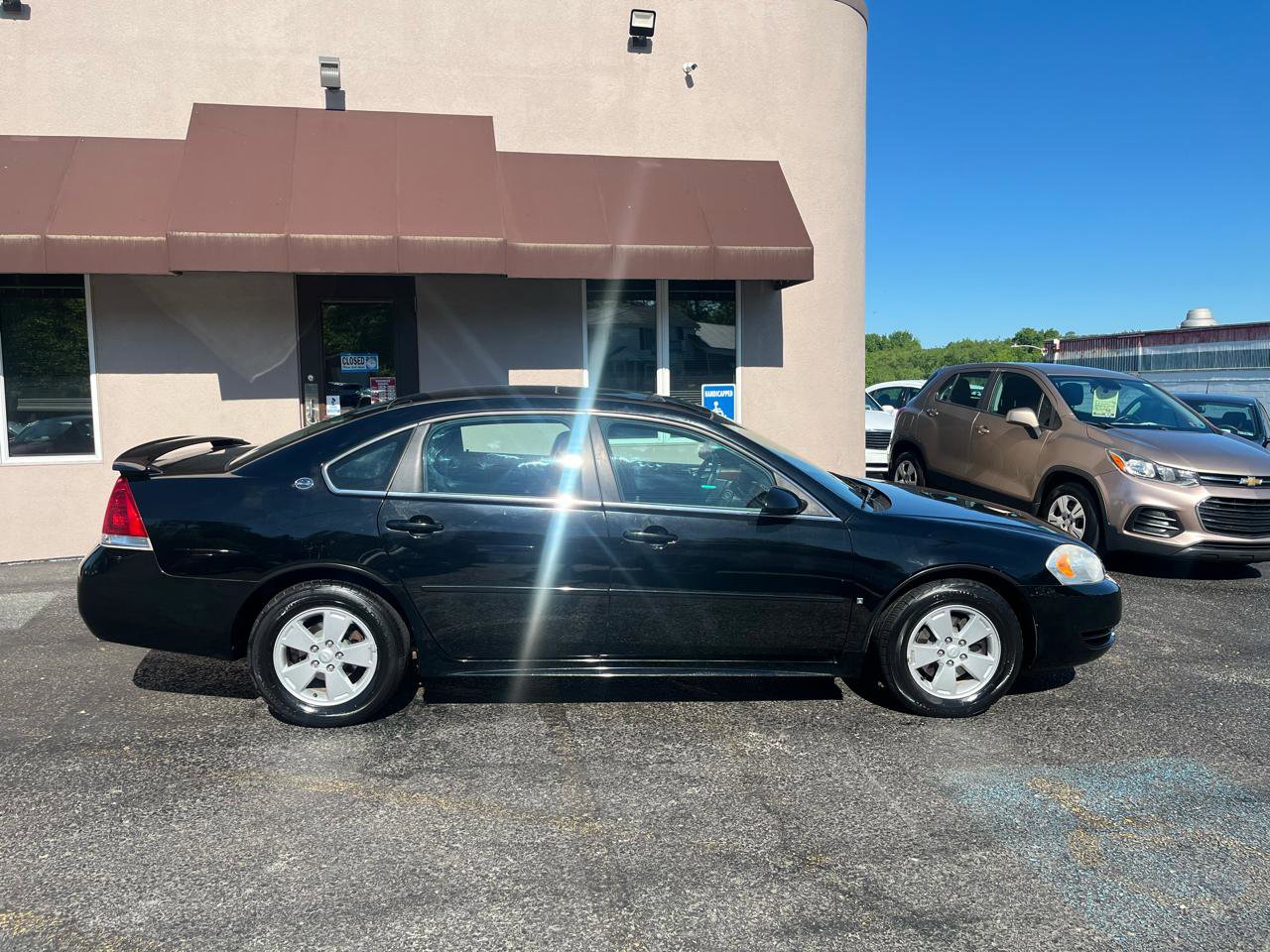 Used 2009 Chevrolet Impala LT FWD image 4