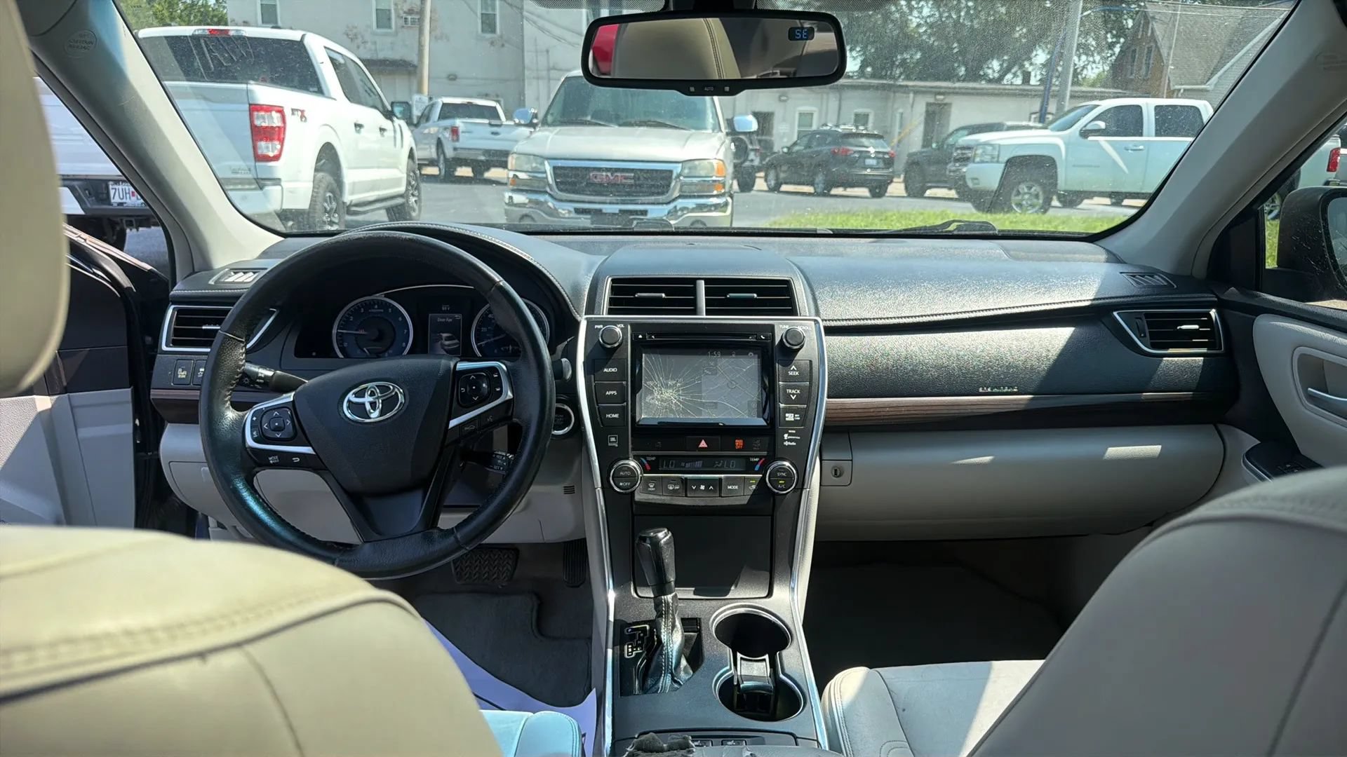Used 2015 Toyota Camry XLE w/ Advanced Technology Package FWD image 12