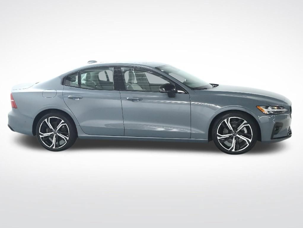 Used 2024 Volvo S60 B5 Plus FWD image 12