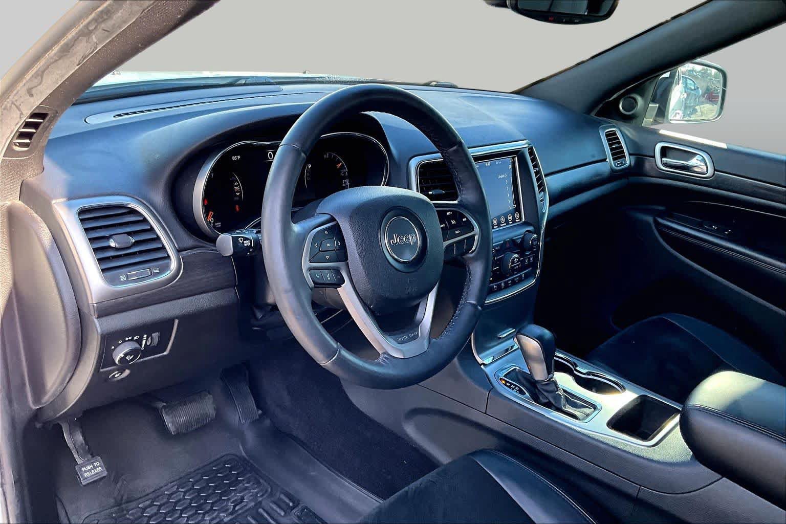 Used 2018 Jeep Grand Cherokee Altitude RWD image 18