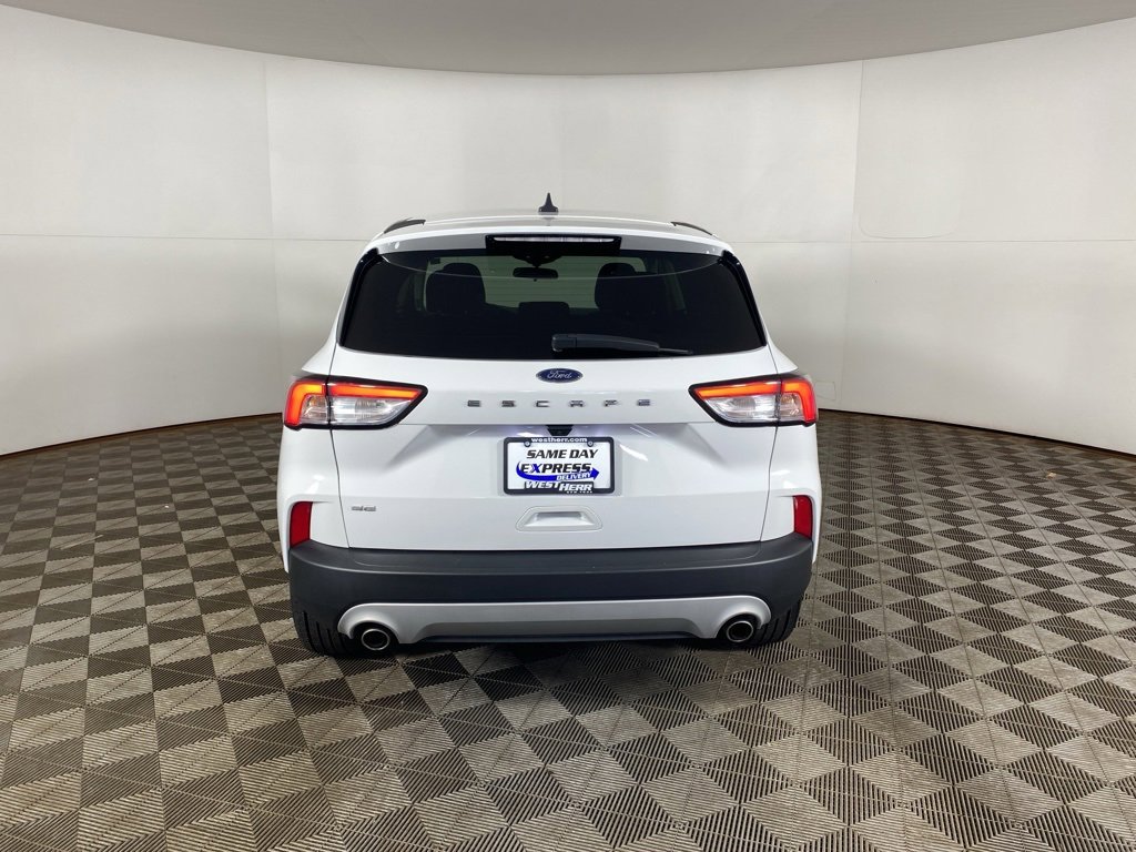 Used 2022 Ford Escape SE w/ Cold Weather Package image 17