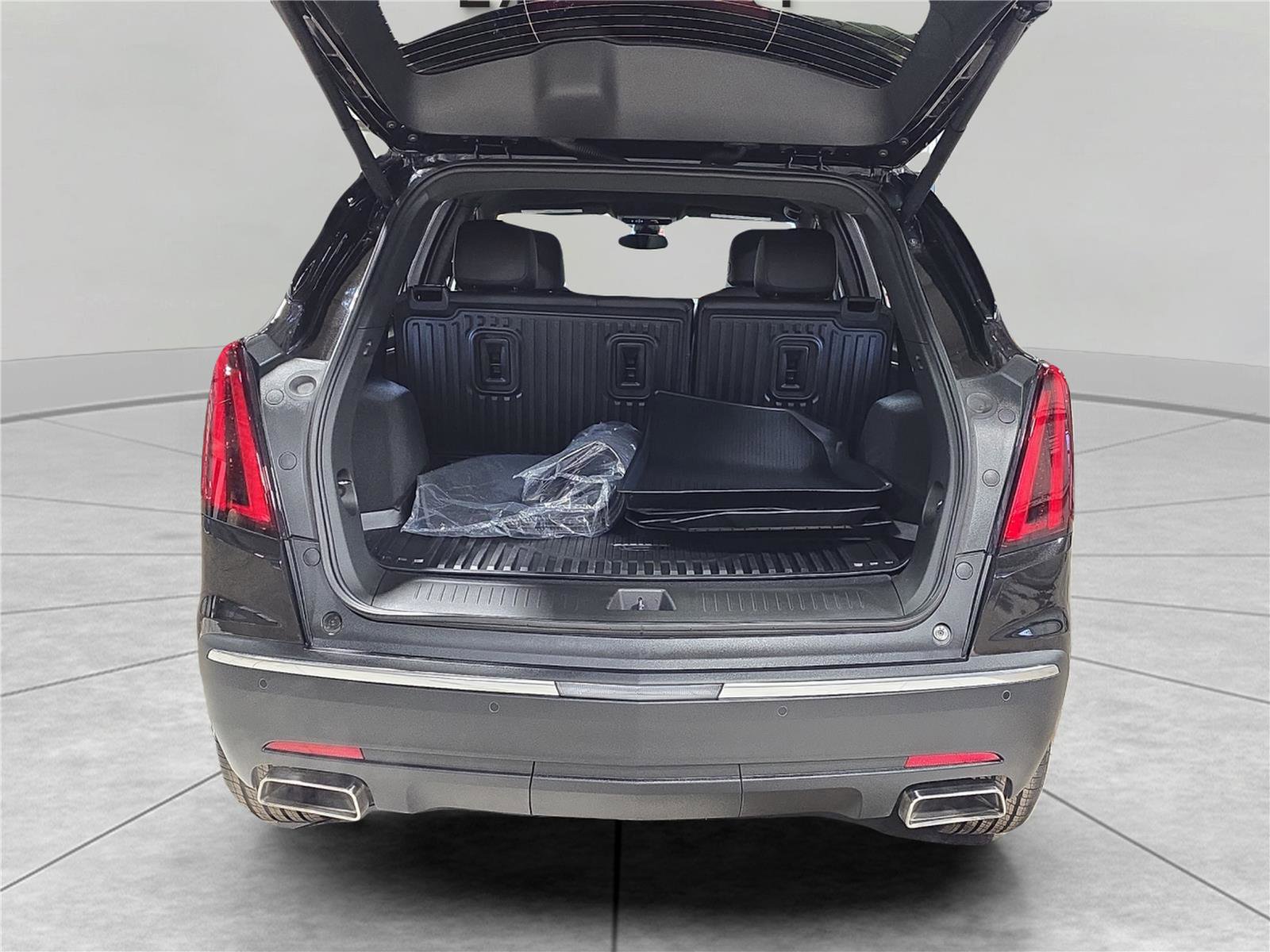 Used 2025 Cadillac XT5 Luxury w/ LPO, Floor Liner Package image 13