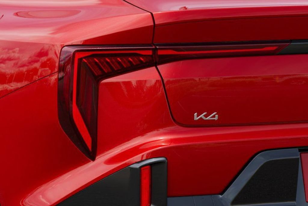 New 2026 Kia K4 GT-Line w/ GT-Line Premium Package FWD image 13