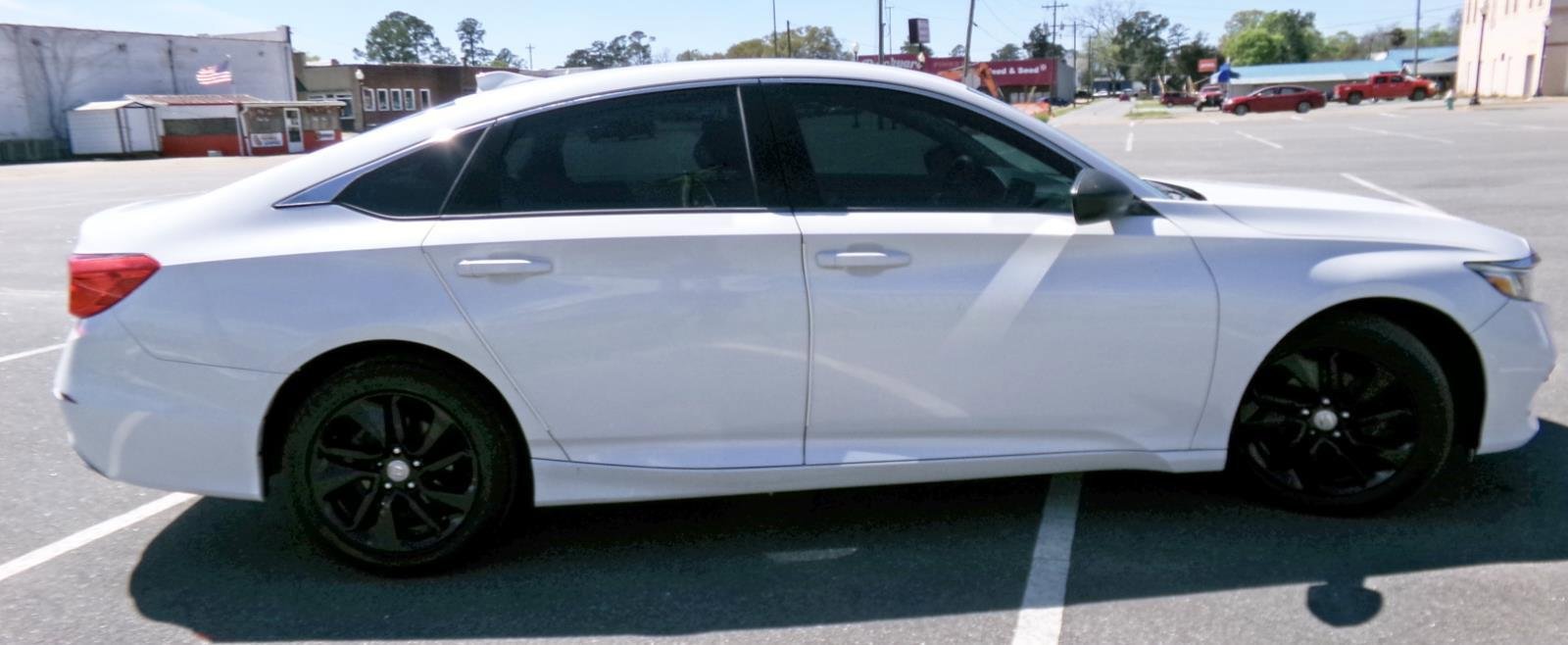 Used 2018 Honda Accord LX image 4