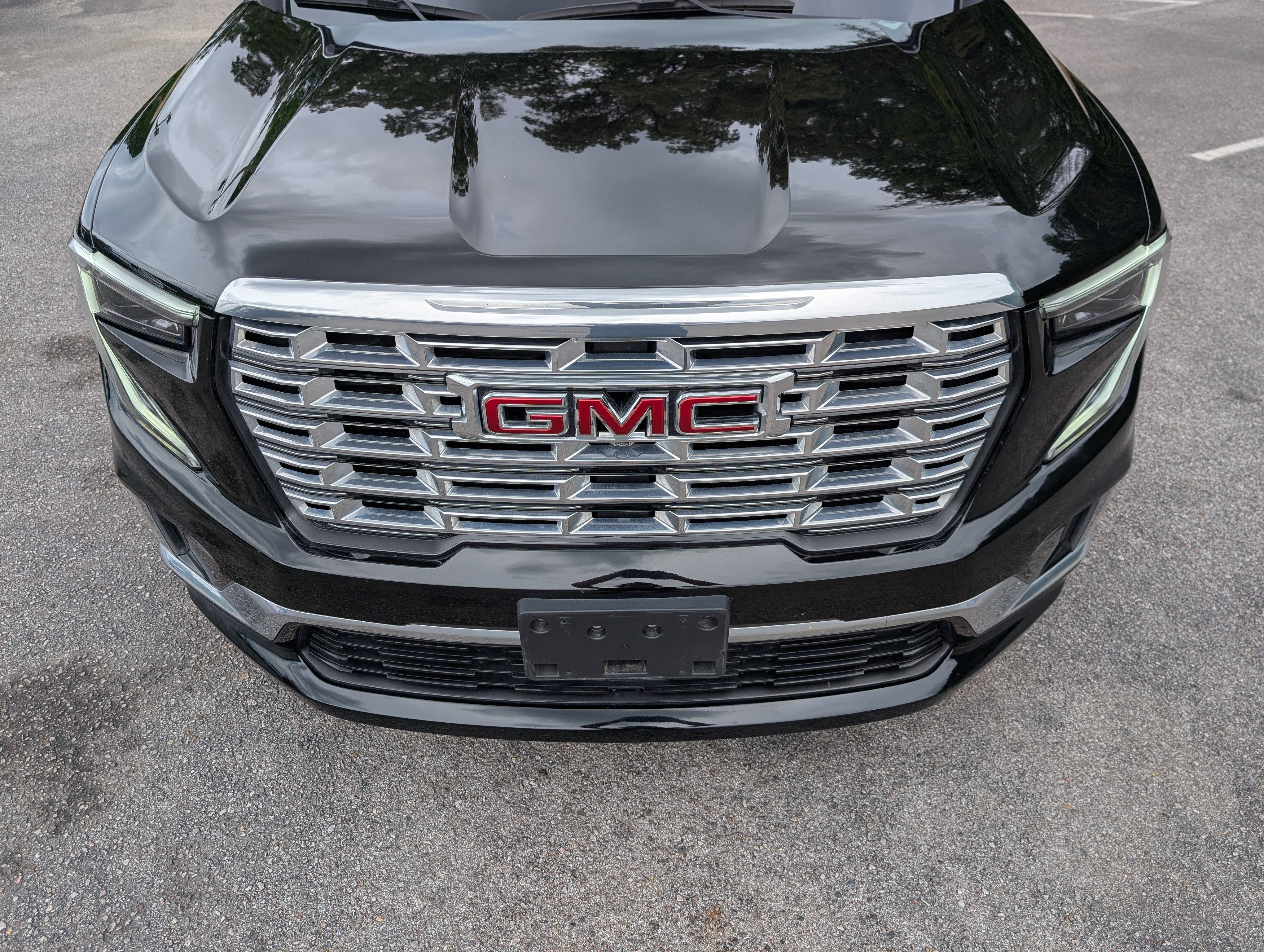 Used 2024 GMC Acadia Denali FWD image 12