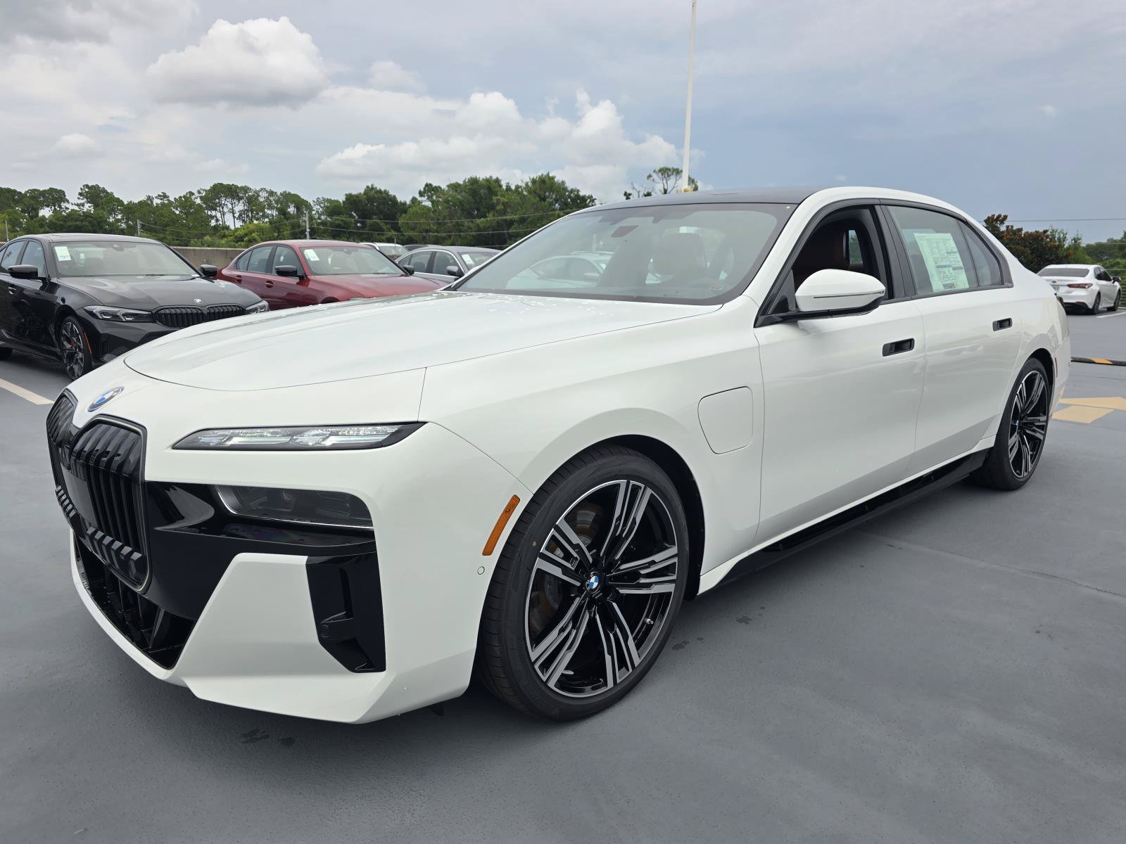 New 2026 BMW 750e xDrive w/ Executive Package AWD/4WD image 9