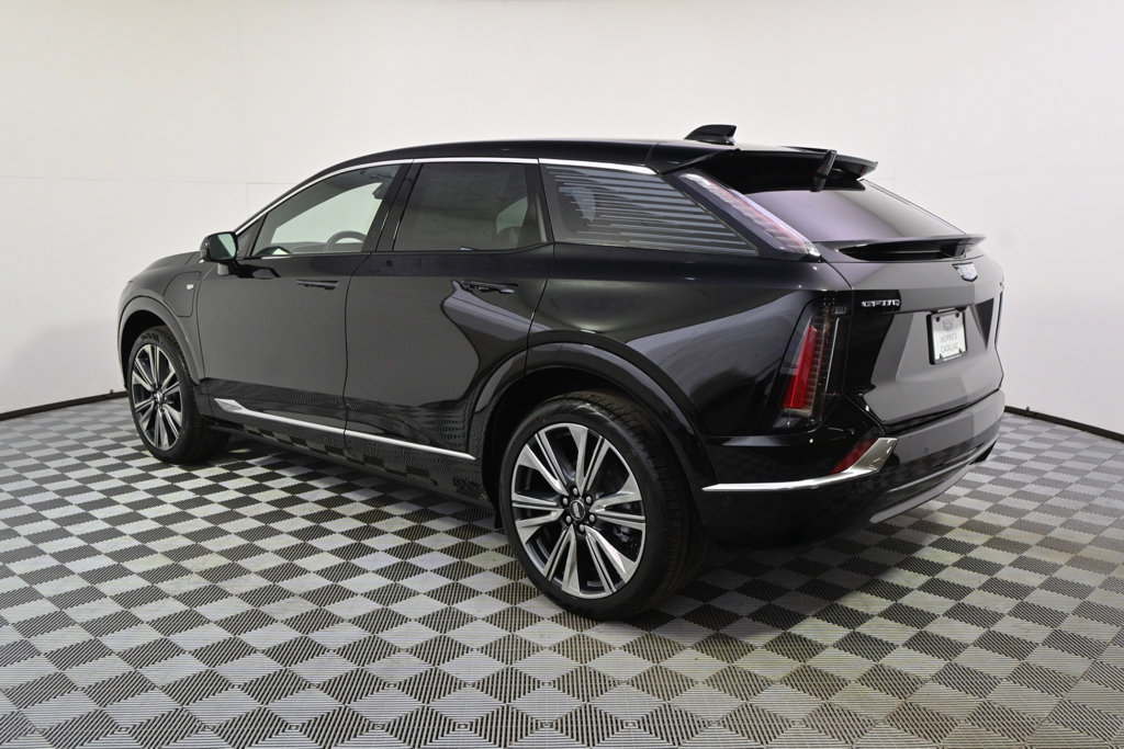 New 2026 Cadillac Optiq Luxury 2 w/ LPO, Floor Liner Package AWD/4WD image 3