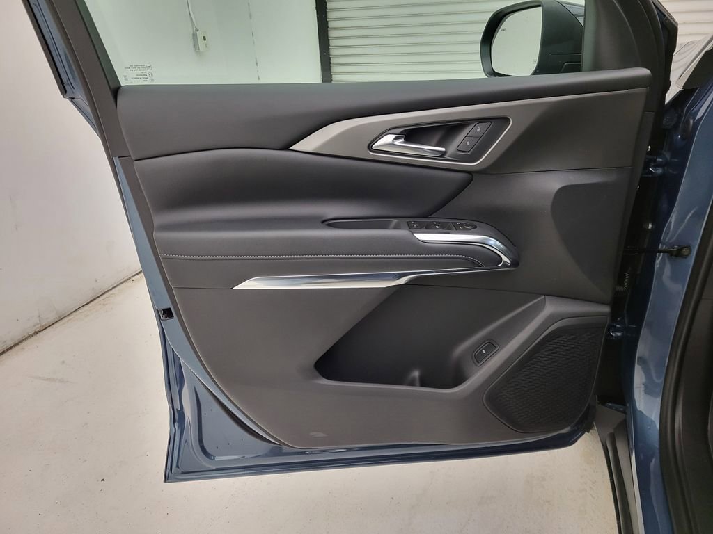 New 2026 Chevrolet Traverse LT w/ LPO, Floor Liner Package image 25