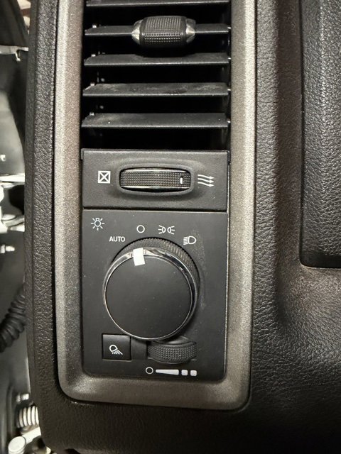 Used 2022 RAM 1500 Tradesman w/ Chrome Appearance Group image 19