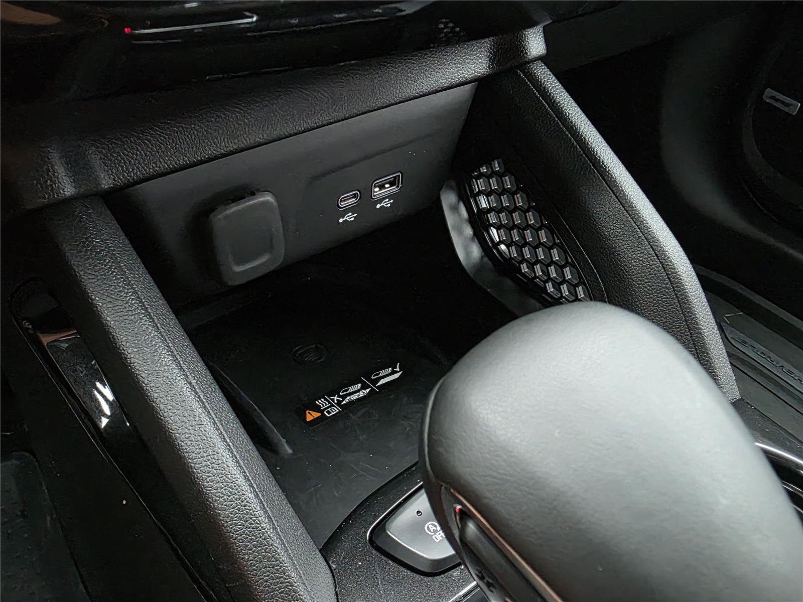 Used 2025 Chevrolet TrailBlazer ACTIV w/ Convenience Package FWD image 17