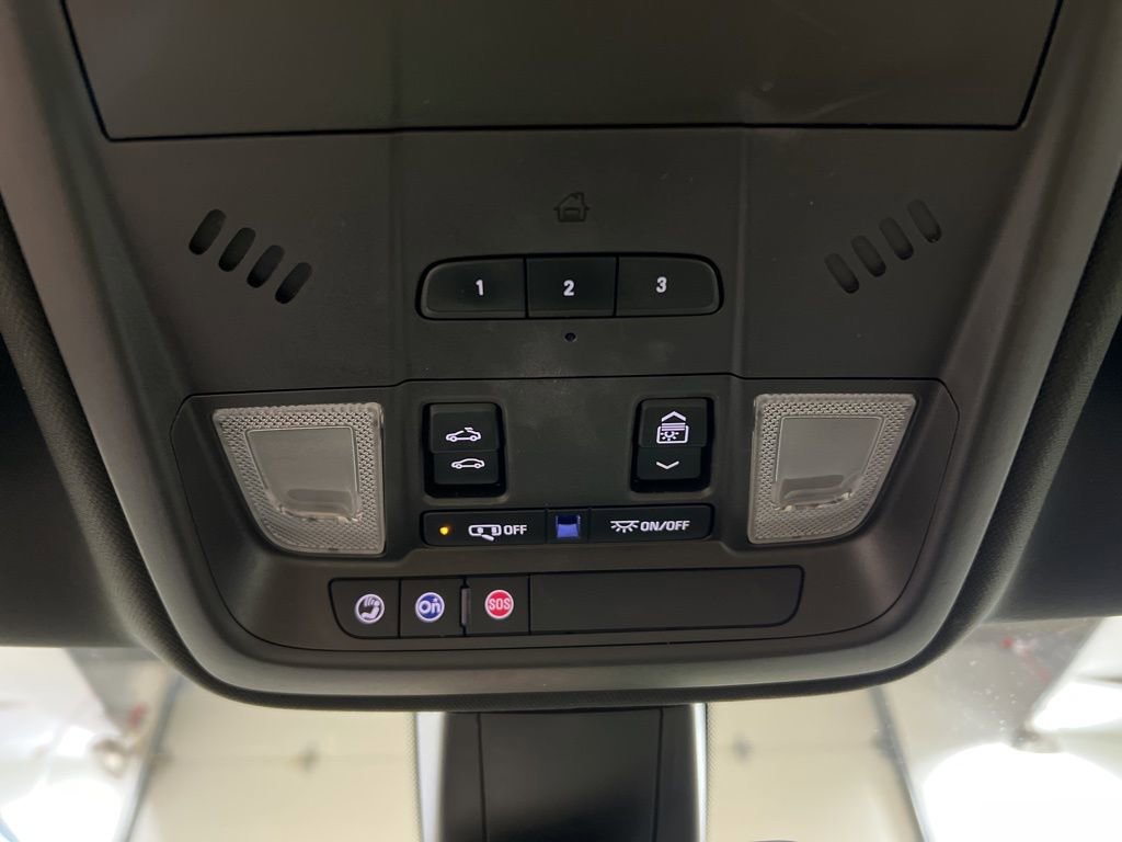 Used 2017 Cadillac XT5 Luxury w/ Driver Awareness Package AWD/4WD image 26