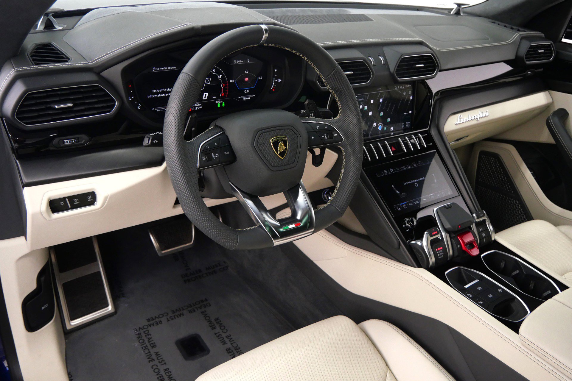 Used 2022 Lamborghini Urus AWD/4WD image 13