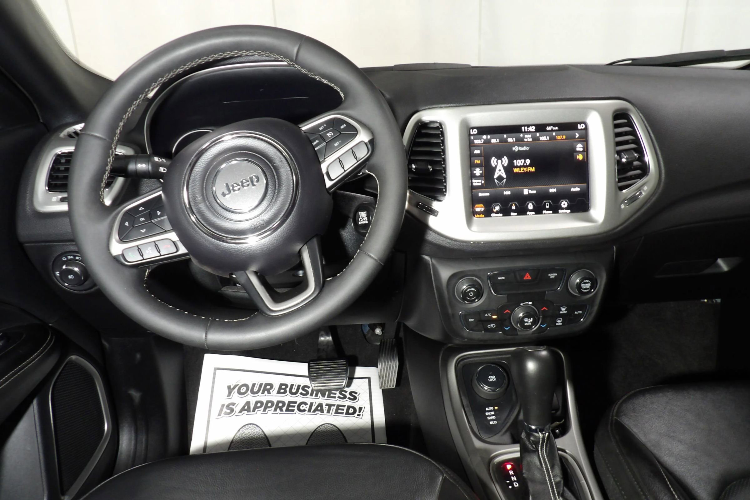 Used 2021 Jeep Compass Latitude AWD/4WD image 10