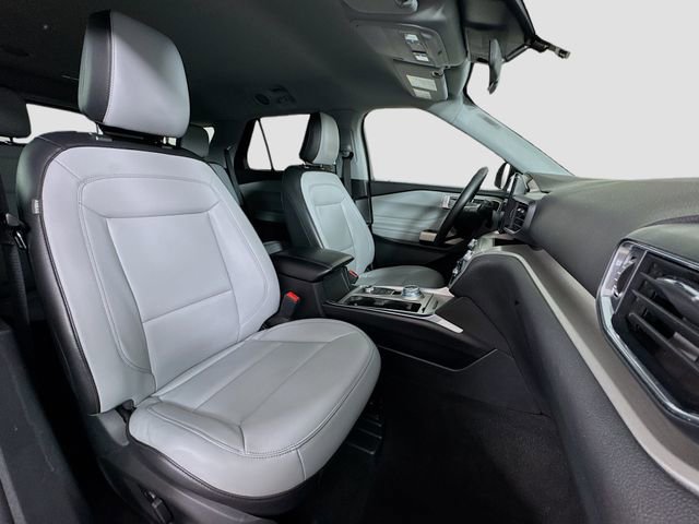 Used 2021 Ford Explorer XLT w/ Equipment Group 202A image 29