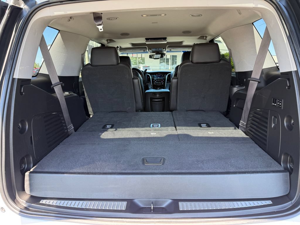 Used 2016 Cadillac Escalade Luxury AWD/4WD image 12